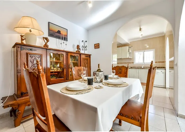 Guzman - Alba 빌라