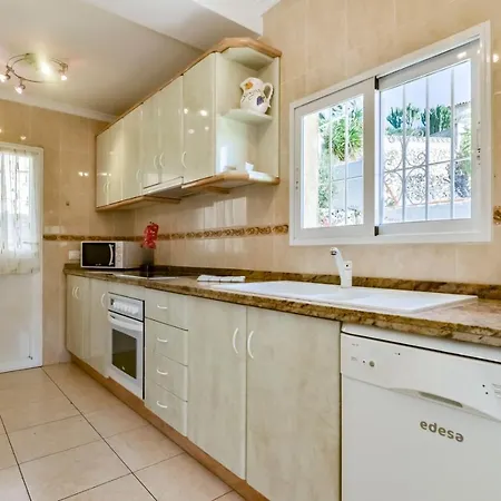 Villa Guzman - Alba *