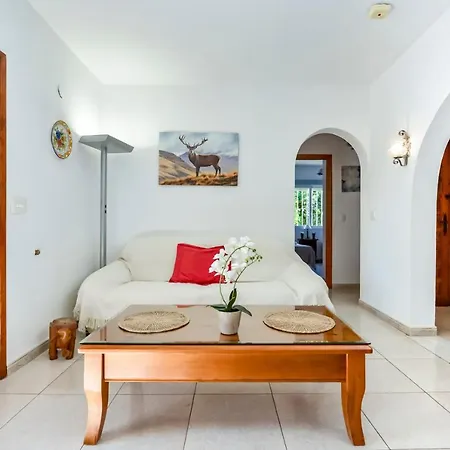 Guzman - Alba Villa